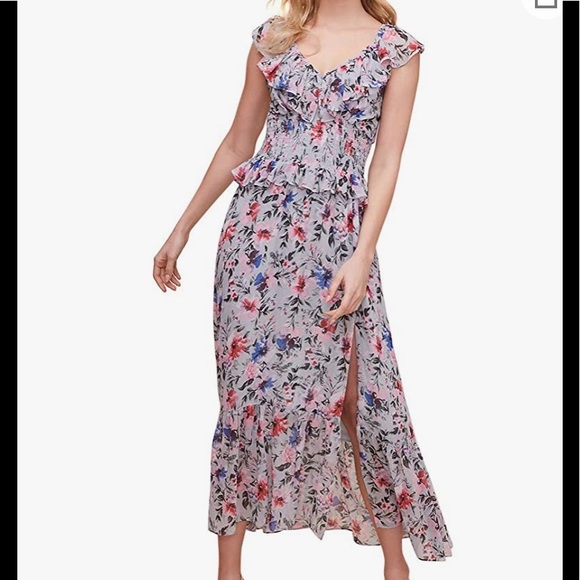 Astr Dresses & Skirts - ASTR the Label Double V-Neck Flutter Midi Dress